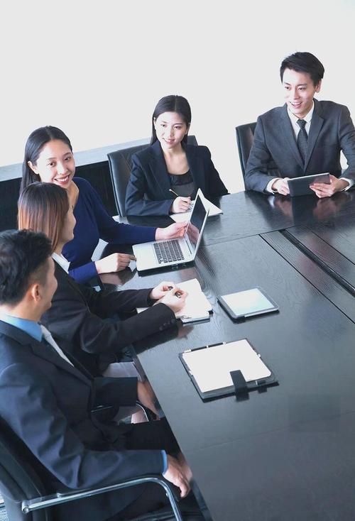 会议服务全流程礼仪规范指南 从迎接宾客到会议结束